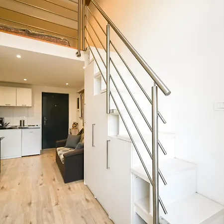 Apartma N'poznam Tobacna 2 *