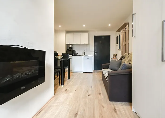 Daire Apartma N'poznam Tobacna 2 *