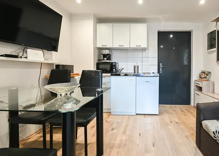 Apartma N'poznam Tobacna 2 Daire *